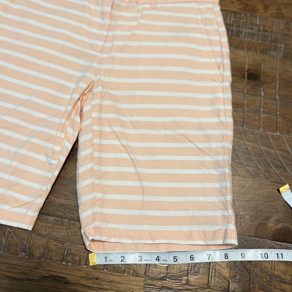 GAP Women’s Boyfriend Roll-Up Striped Shorts - Picture 5 of 8